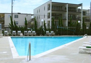 diamond-head-pool.jpg