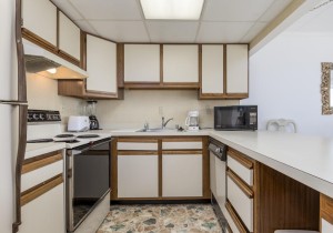 diamondhead507-12kitchen.jpg
