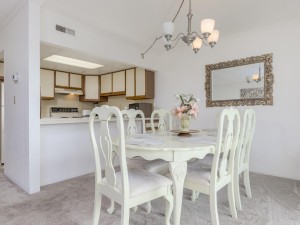 diamondhead507-18diningarea.jpg