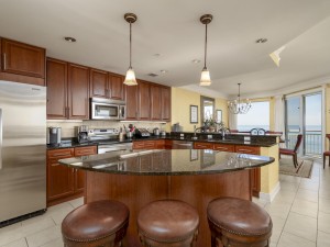 gateway1206-17-kitchen.jpg