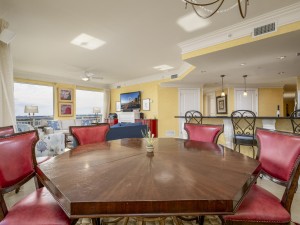 gateway1206-22-dining.jpg