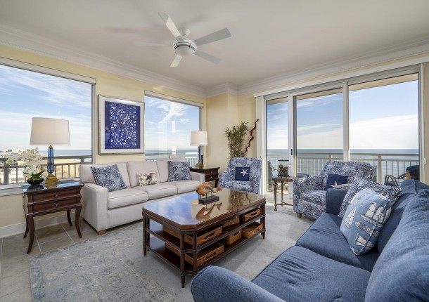 gateway1213-10-living-area.jpg