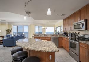 gateway1213-12-kitchen.jpg