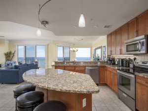 gateway1213-12-kitchen.jpg