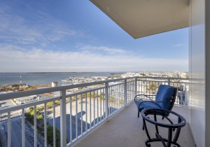 gateway1213-30-bayside-balcony.jpg