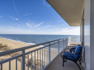 gateway1213-7-side-balcony-ocean-view.jpg