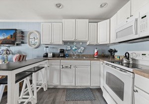 harbourbreeze49-5-kitchen.jpg