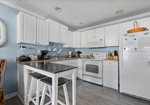 harbourbreeze49-6-kitchen.jpg
