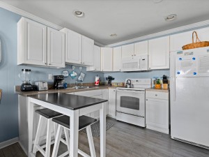 harbourbreeze49-6-kitchen.jpg