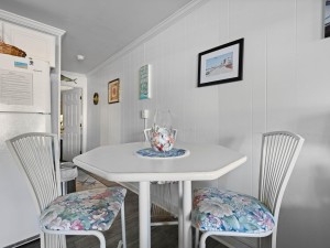 harbourbreeze49-8-dining.jpg