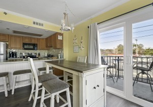 royalhawaiian122-12-additional-dining.jpg