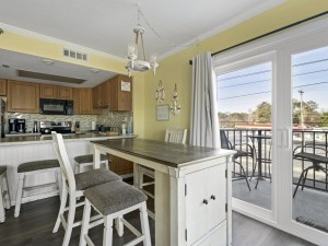 royalhawaiian122-12-additional-dining.jpg
