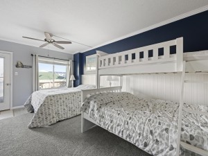 royalhawaiian122-16-bedroom-1.jpg