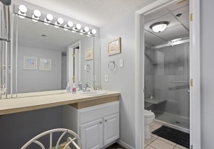 royalhawaiian122-20-bath-1.jpg