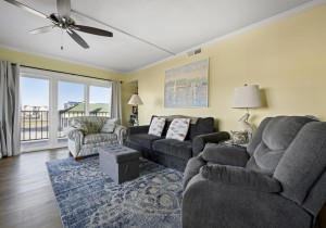royalhawaiian122-6-living-area.jpg