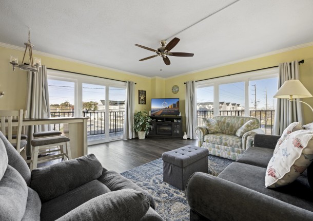 royalhawaiian122-8-living-area.jpg