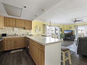 royalhawaiian122-9-kitchen.jpg