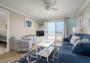 jammer207-1-living-area-new.jpg