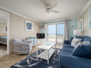 jammer207-1-living-area-new.jpg