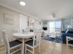jammer207-3-open-floor-plan.jpg