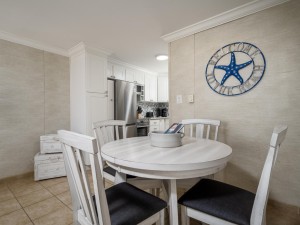 jammer207-5-dining-area.jpg
