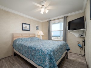 jammer207-8-bedroom.jpg