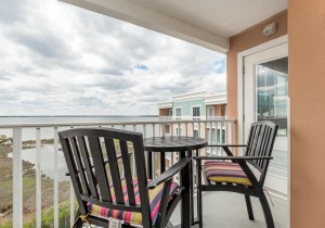 makai606-12balcony.jpg