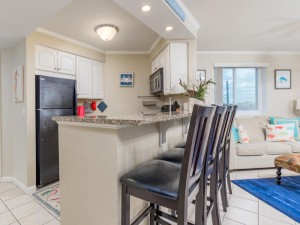 makai606-4kitchen.jpg