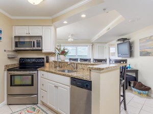 makai606-5kitchen.jpg