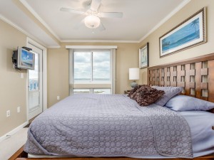 makai606-9bmaster-bedroom.jpg