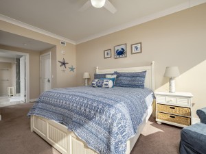 gateway510-17-primary-bedroom.jpg