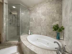 gateway510-18-primary-bath.jpg