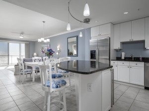 gateway510-9-kitchen.jpg