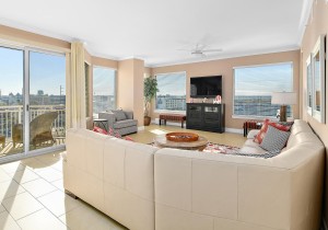 02-2livingarea.jpg