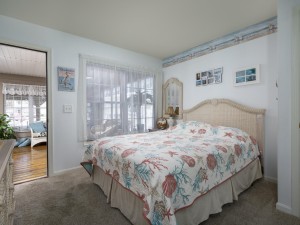tikihouse-28-primary-bedroom.jpg