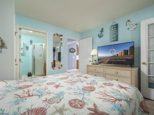 tikihouse-29-primary-bedroom.jpg