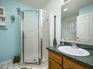 tikihouse-30-primary-bath.jpg