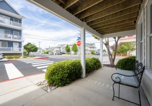 sunsetpalms1-5-front-entry.jpg