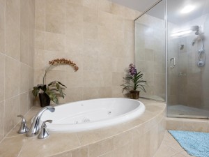 gateway503-17-primary-bath.jpg
