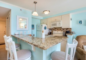 makai302-4kitchen.jpg