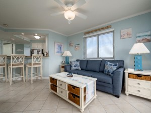 makai612-10-living.jpg