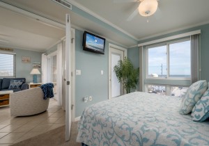 makai612-14-primary-bedroom.jpg