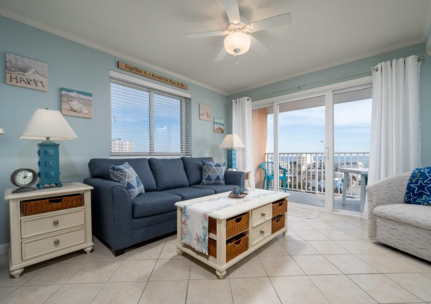 makai612-4-living-area.jpg