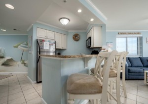 makai612-6-kitchen.jpg
