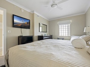 gateway403-15-primary-bedroom.jpg