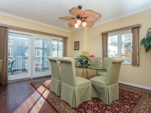 seapalms201-5414-dining-area.jpg