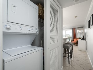 makai209-9-laundry.jpg
