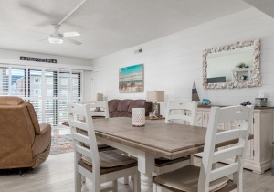 royalhawaiin109-12dining.jpg