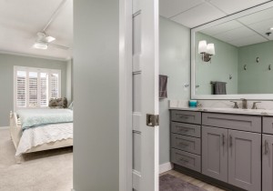 royalhawaiin109-6masterbath.jpg