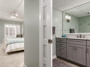 royalhawaiin109-6masterbath.jpg